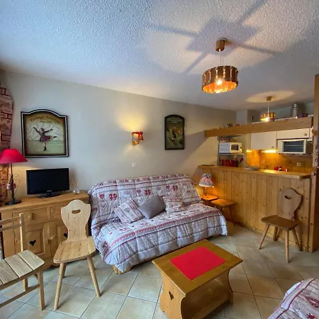 Apartment Cosy Avec Balcon Et Wifi Proche Des Pistes Du Linga - Fr-1-693-82 *